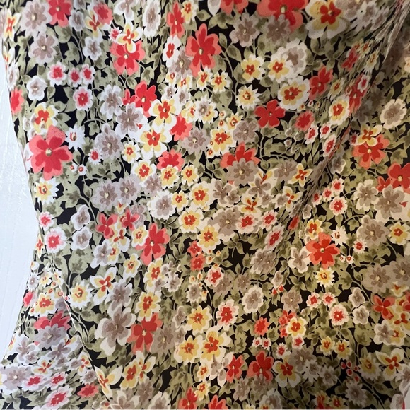 Heartloom cowlneck floral tank top - Picture 3 of 6